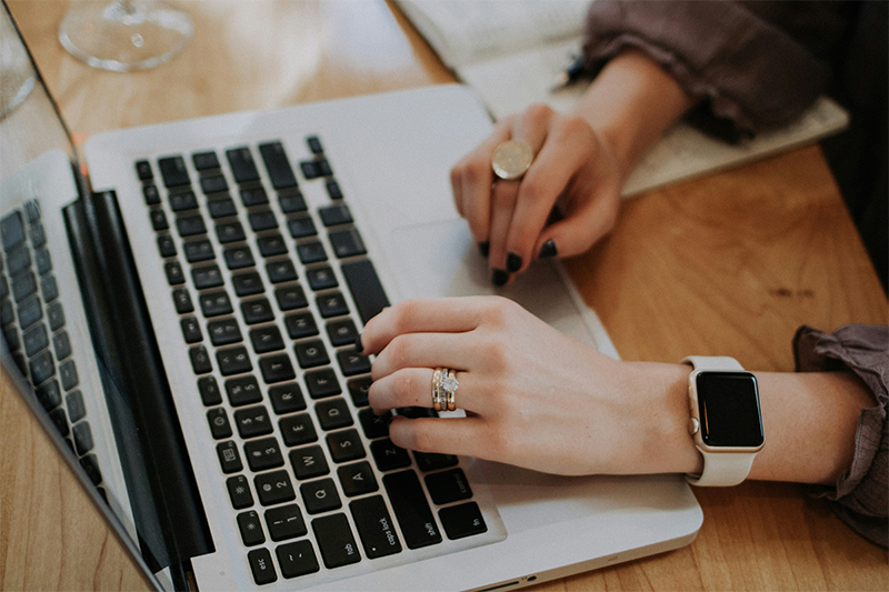 christin-hume-hBuwVLcYTnA-unsplash Patientenstimmen
